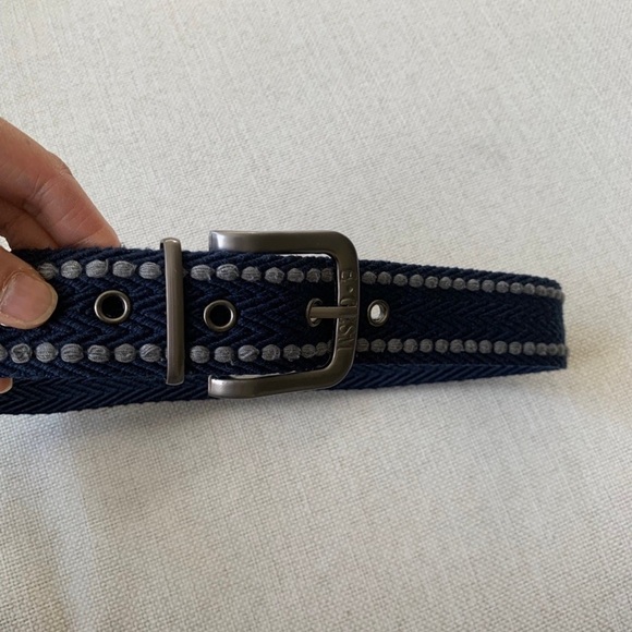 Belt for women size small - Picture 4 of 6